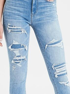 American Eagle Outfitters Light Blue Distressed Skinny Jeans